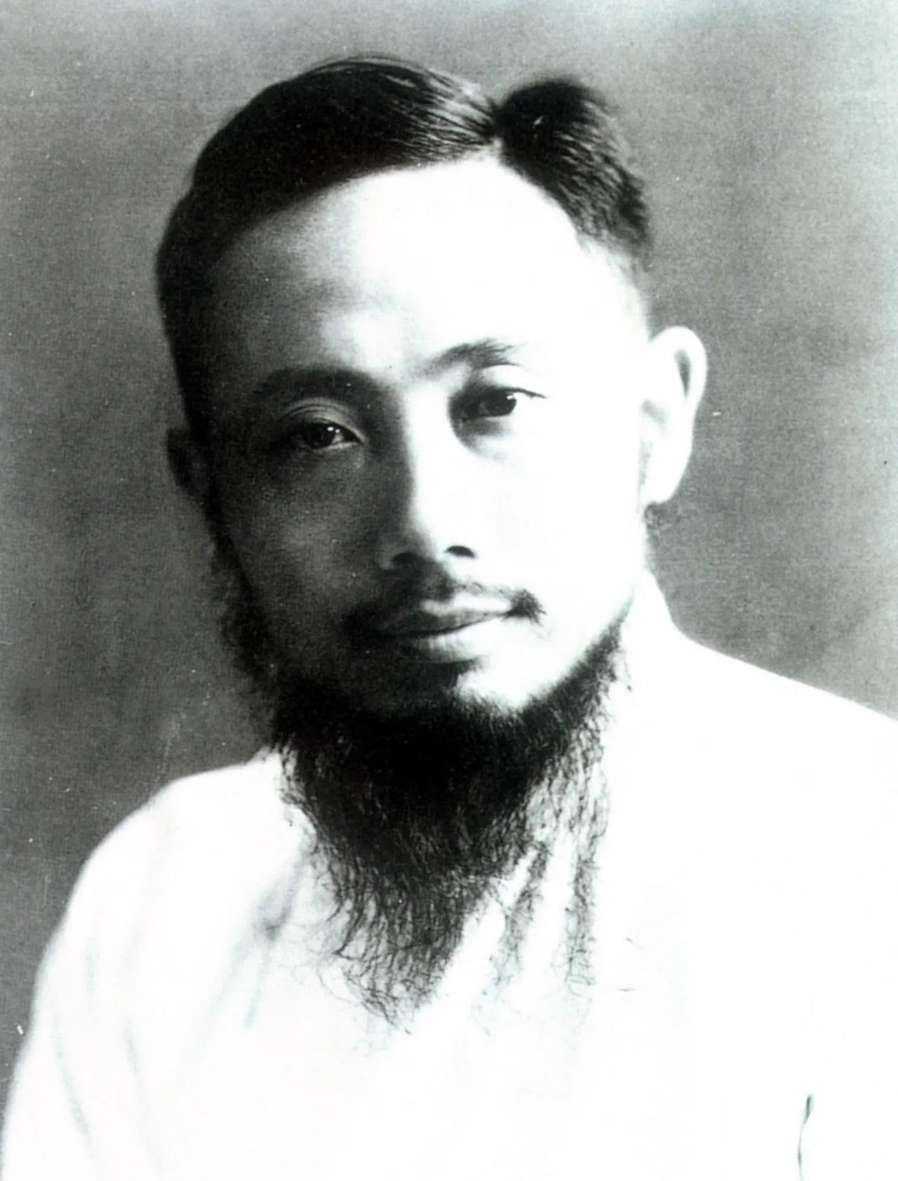 民盟发起万人签名运动，因呼吁和平而遭忌恨。1946年7月11日，李公朴带着妻子外
