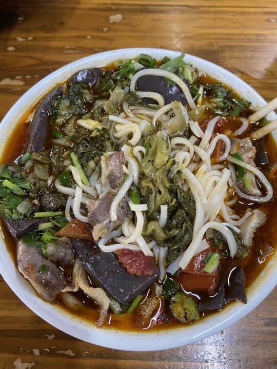 从金阳坐一小时公交来吃的羊肉粉‼️