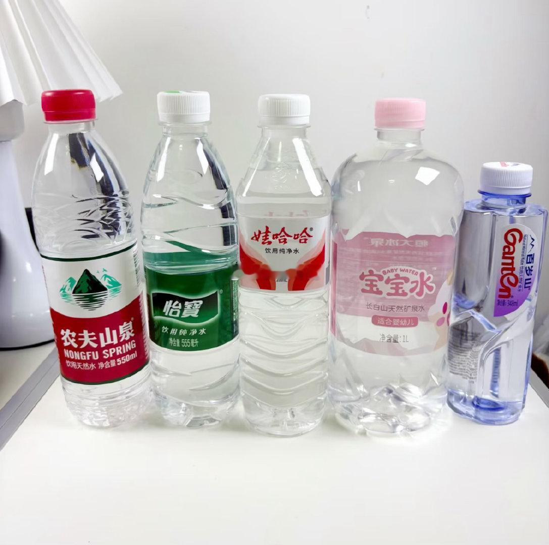 选水的时候，选纯净水，哇哈哈 怡宝不要天然水，某夫山泉，百岁山等、、 ​​​