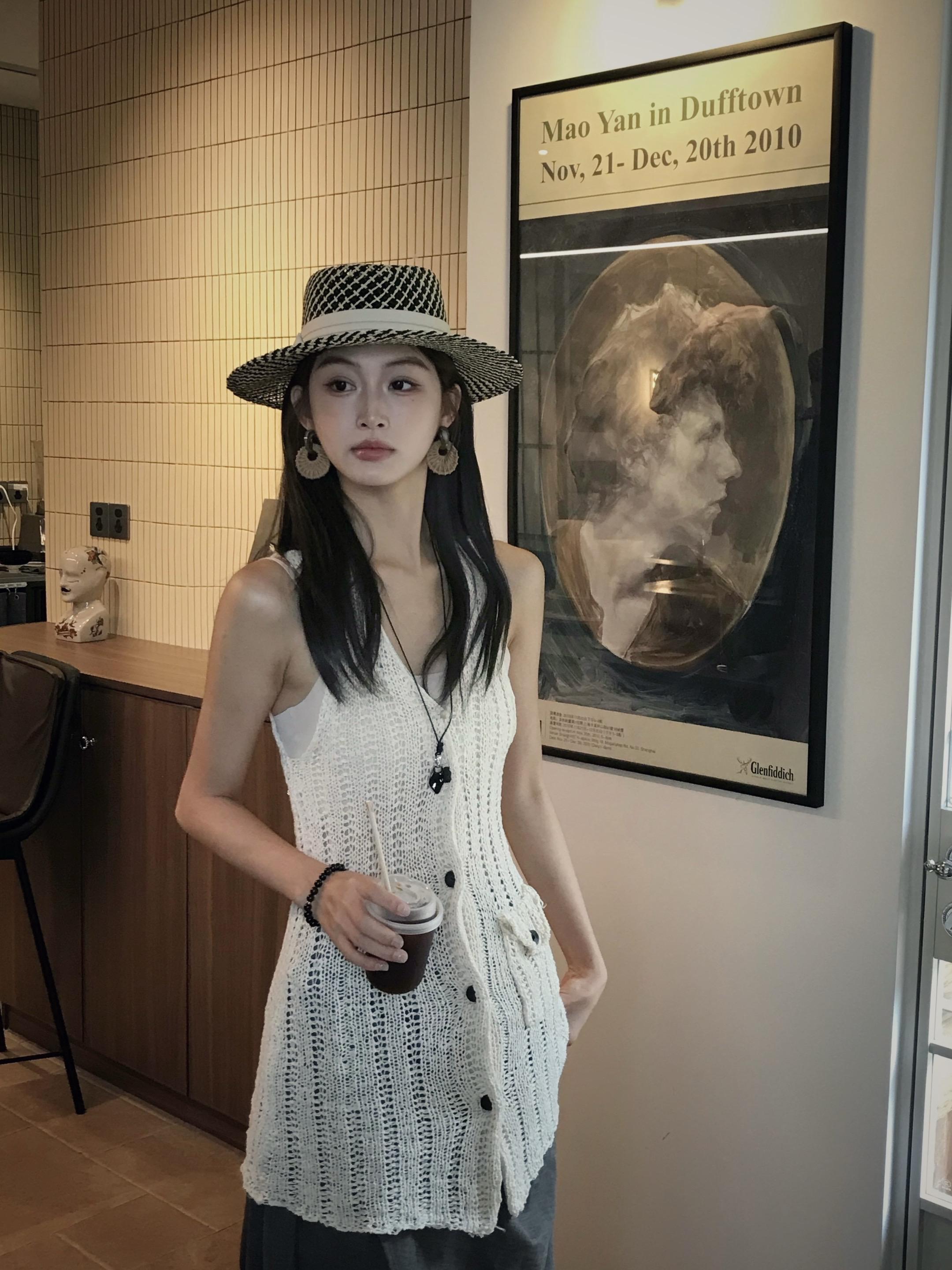 昨夜做了一个梦 梦里我们回到手牵着手