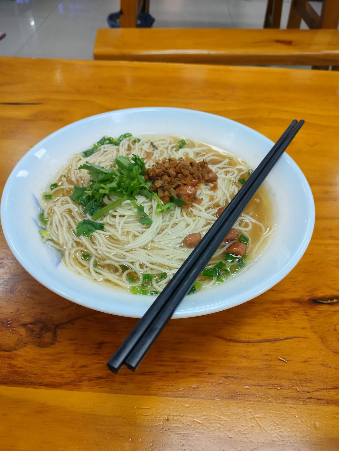 请问大家，现在聚餐你们还用公筷吗？
    前几年，发生新冠疫情以后，咱们就开始