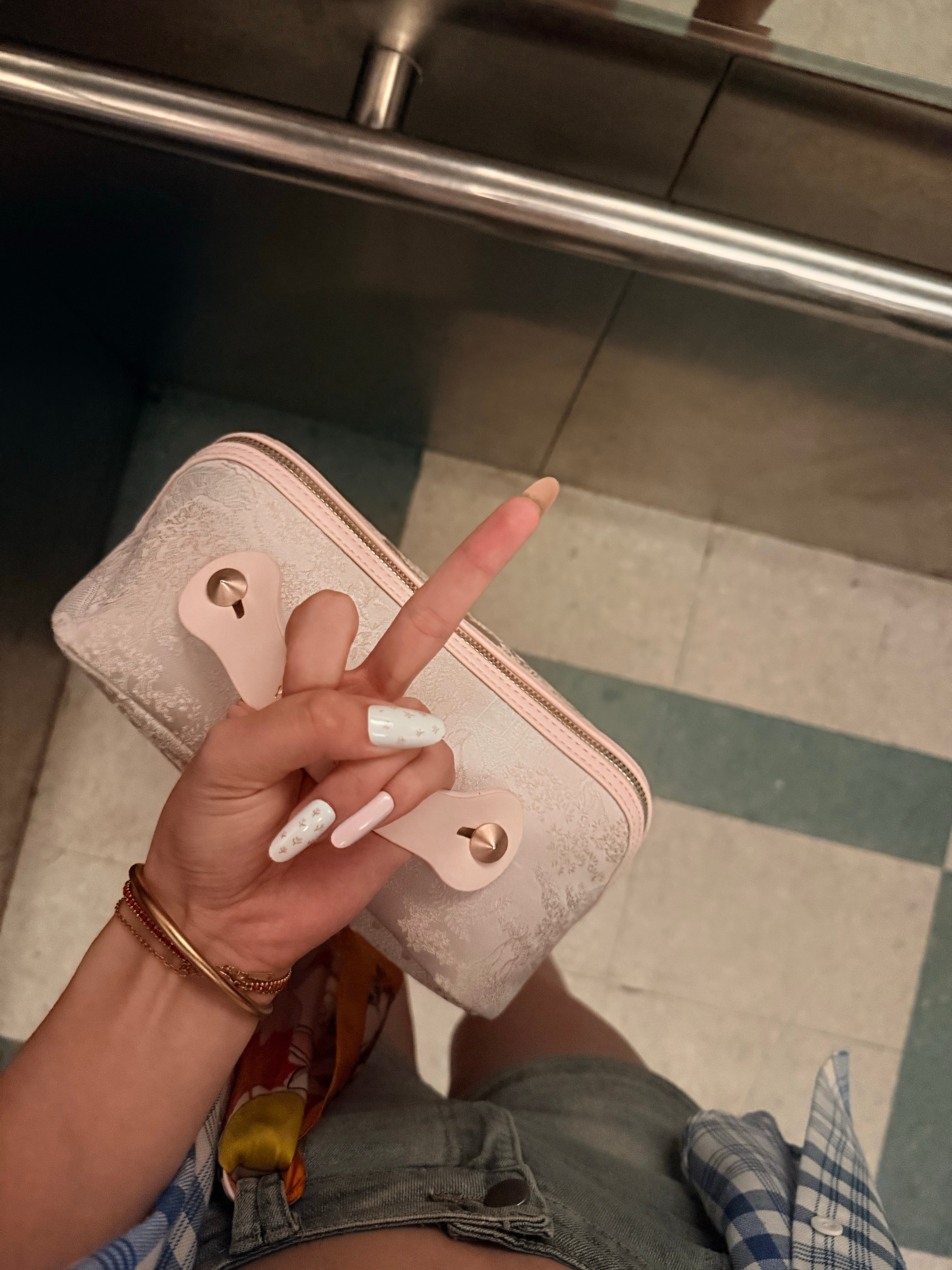 一个小时从上海滚回家了 