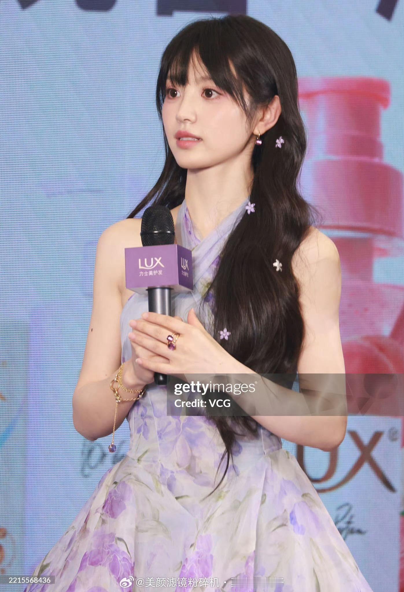 田曦薇和周也g社生图，谁是95女颜一？ 