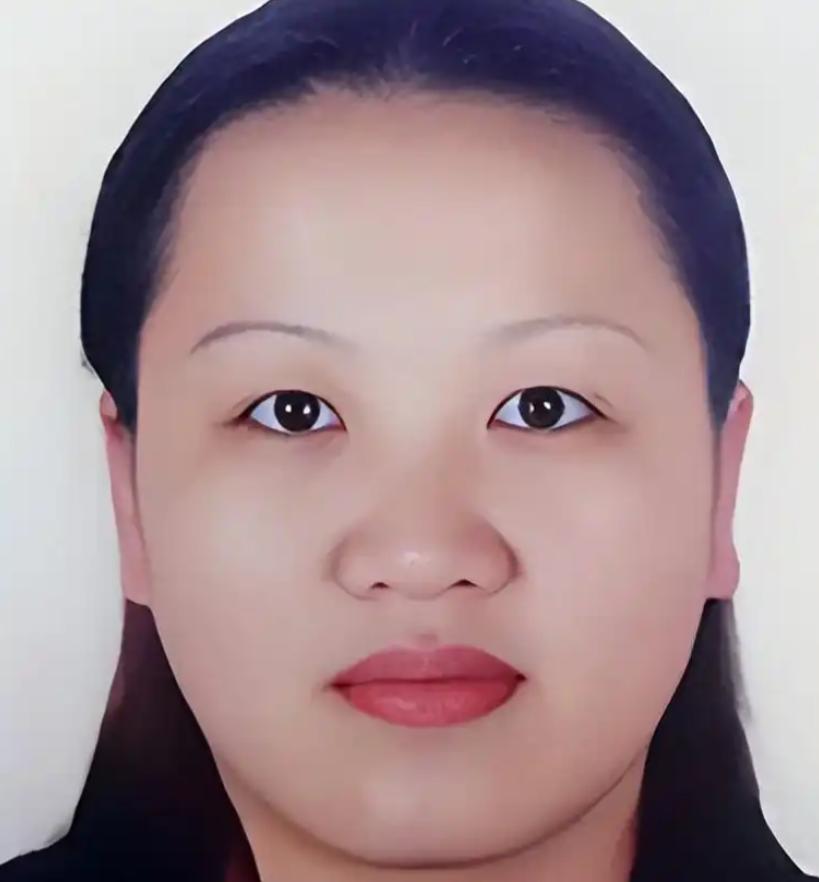 2000年，上海女出纳顾震芳卷走92万公款，挺着大肚子逃往泰国。为了拿合法身份，