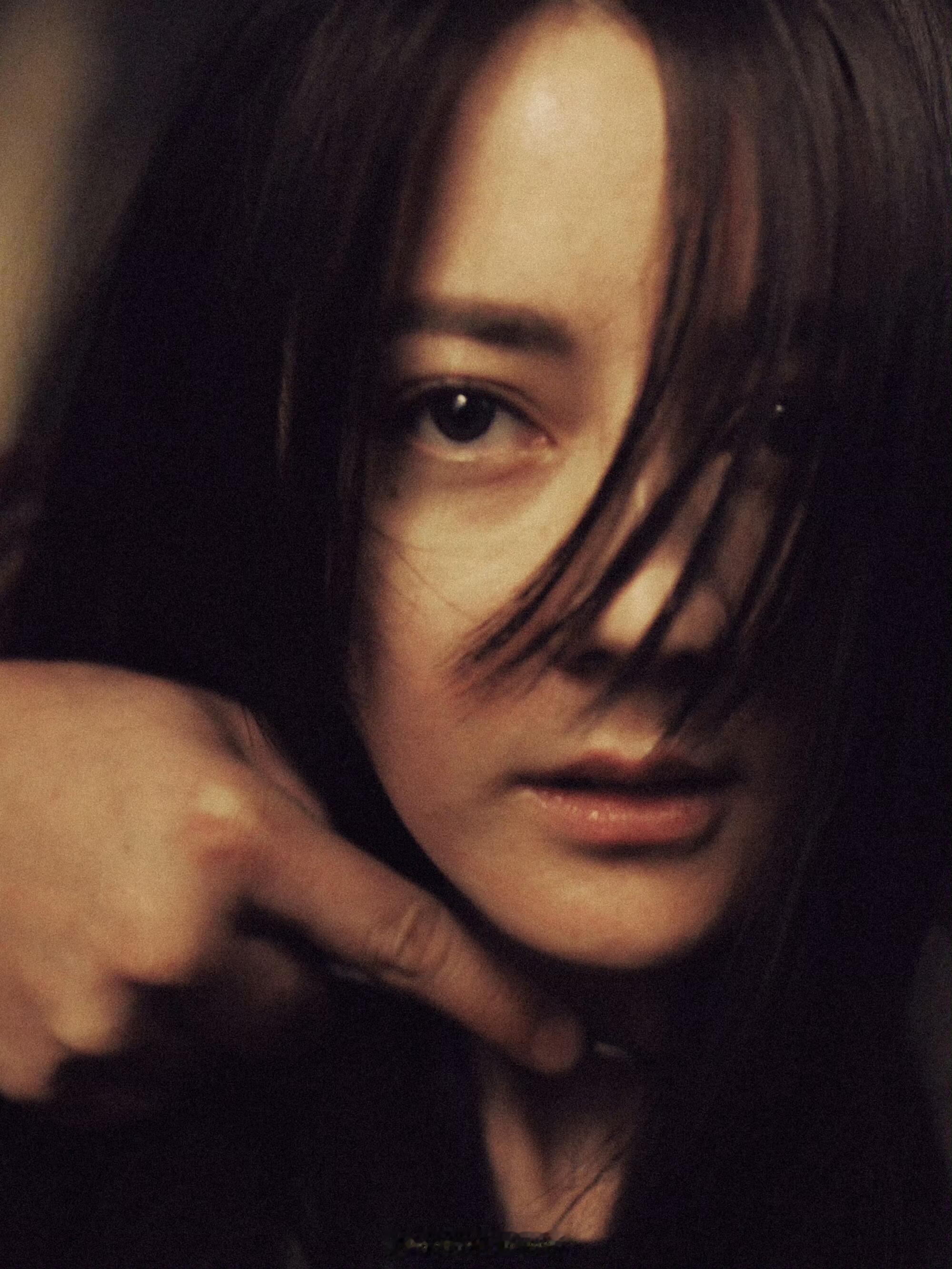 迪丽热巴女性力量代表迪丽热巴[超话]迪丽热巴演活了"真实的女警"：会害怕会慌张，