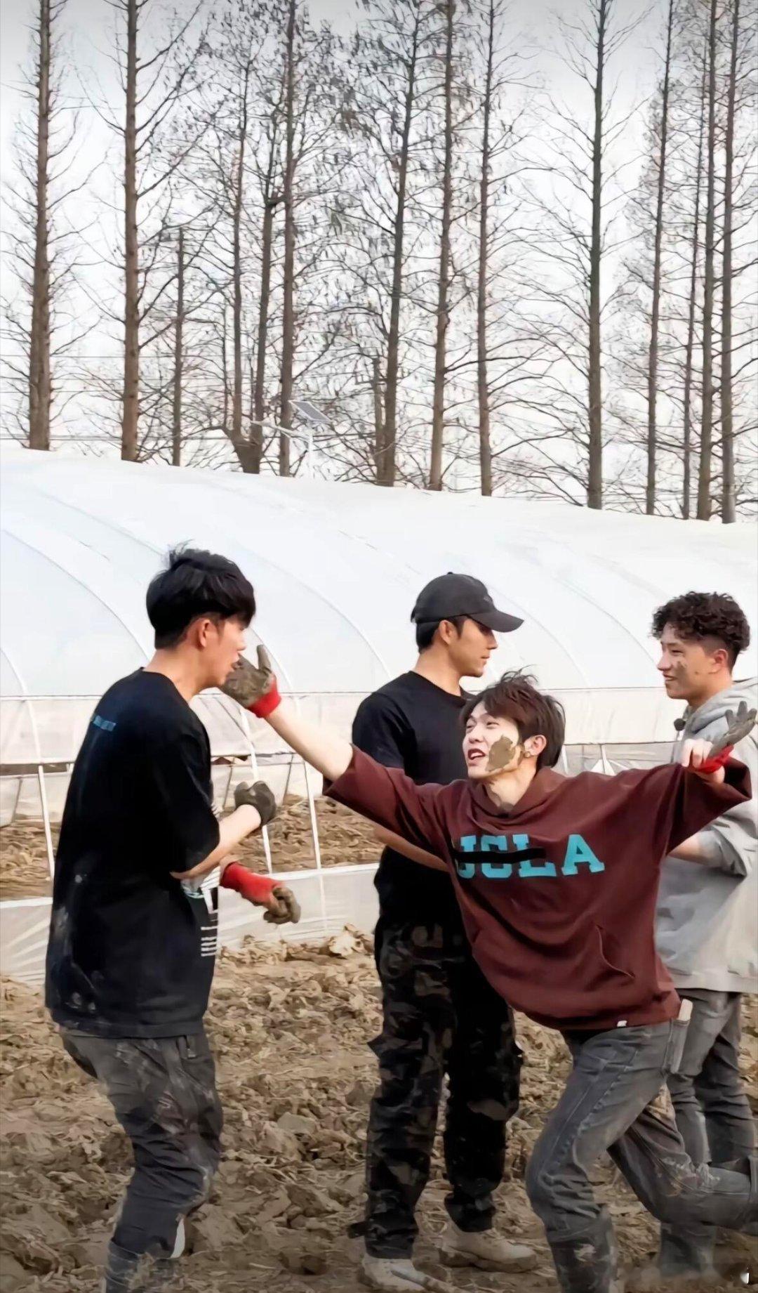 十个勤天比ai还诡异第一季永远的白月光还有俺娘田小沅炒菜那张我看到的时候真的以为