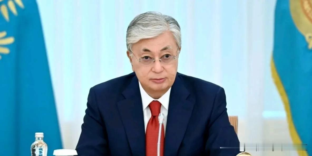7月25日，哈萨克斯坦总统托卡耶夫前往俄罗斯鄂木斯克，出席第22届俄哈地区合作论