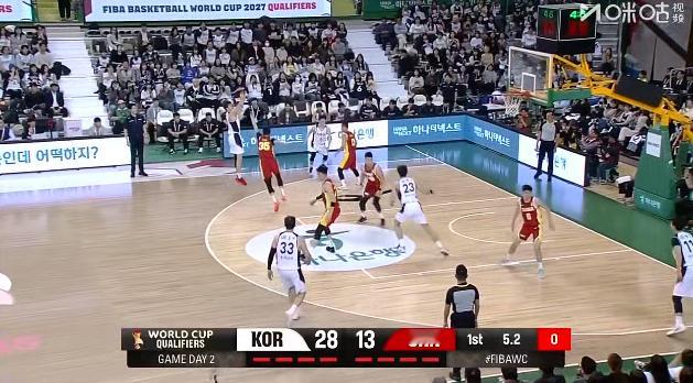 我发现我们前锋防守都不会断线的，连续两场了，把球按在他们后卫手里处理啊，给他们后