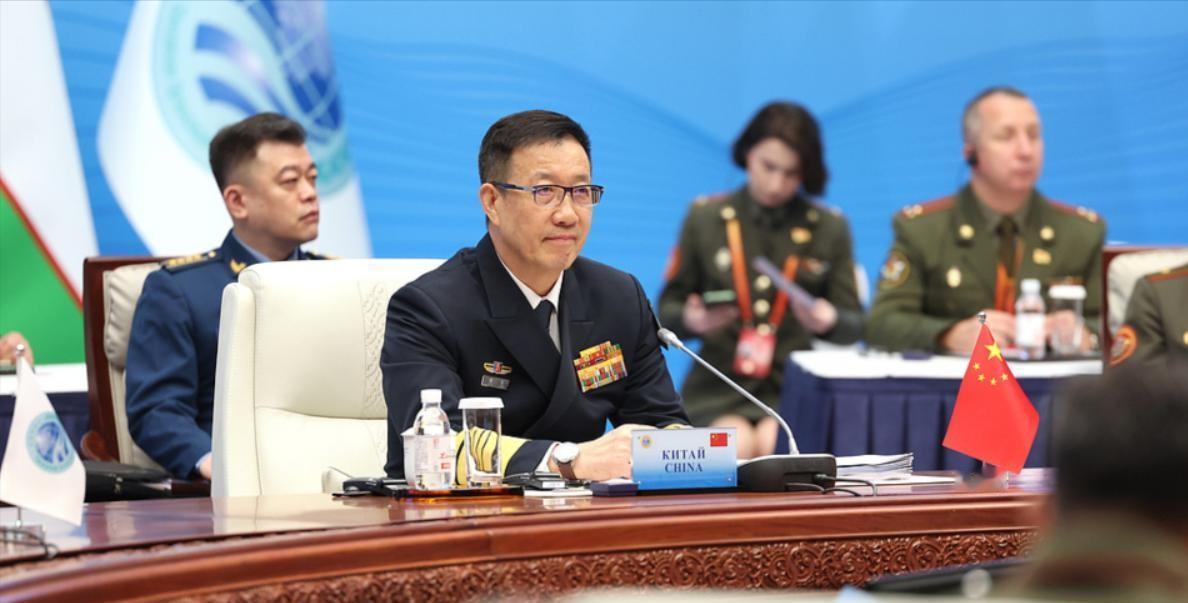 三大火药桶齐炸，美国还想递刀？十国防长紧急集结，中方果断出手

4月23日到28