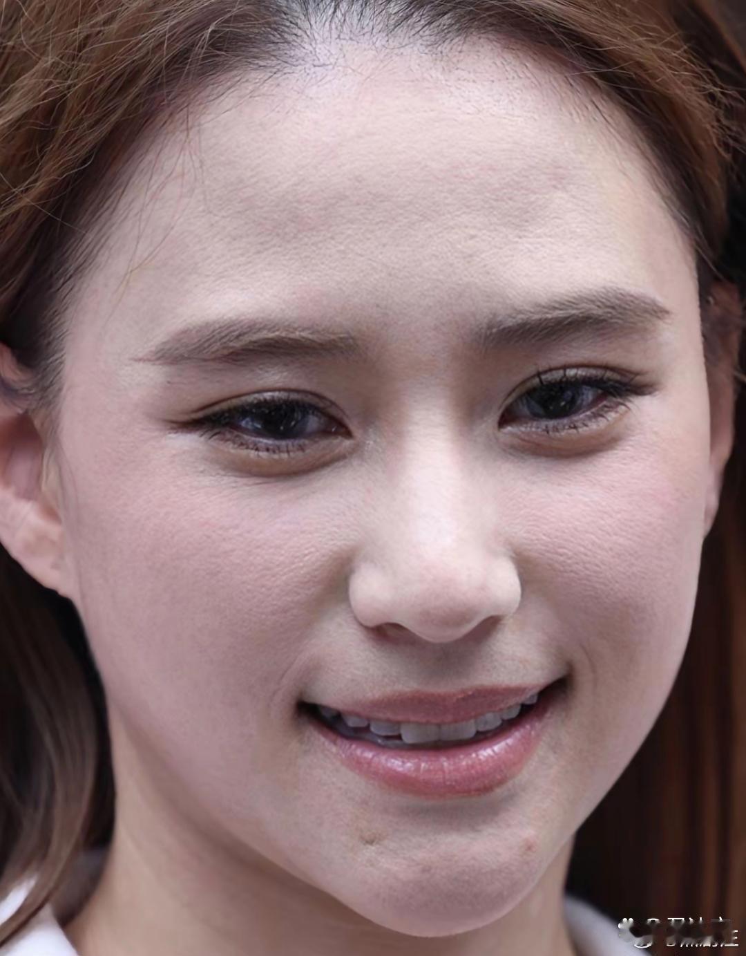 何超莲生图气质爆棚，清冷贵气惊艳全场太迷人！ 