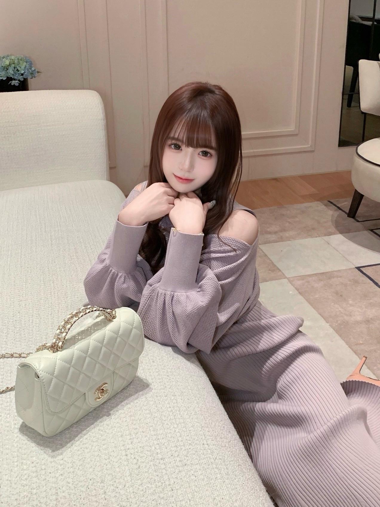 看见你又在干我介意的事，这一次我终于感受不到任何心情了