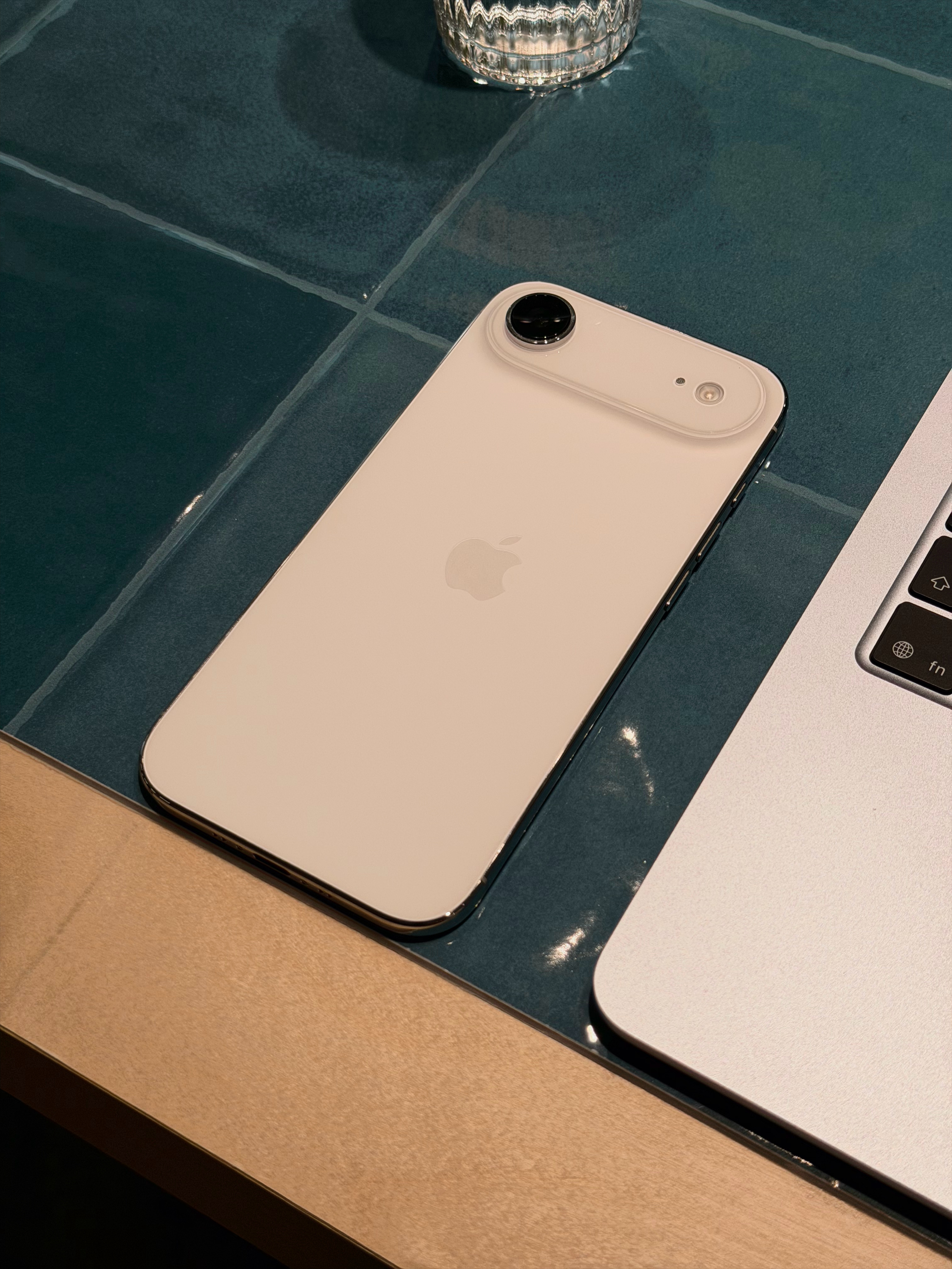 30度的天，iPhone Air比我先热晕