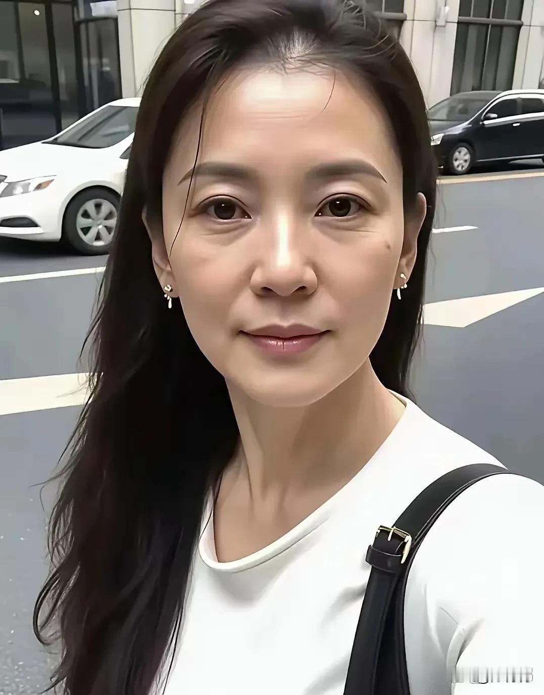 40岁，离异单身，职业女性，经济独立，少了家庭的烦扰，多了无忧无虑，还需要再婚吗