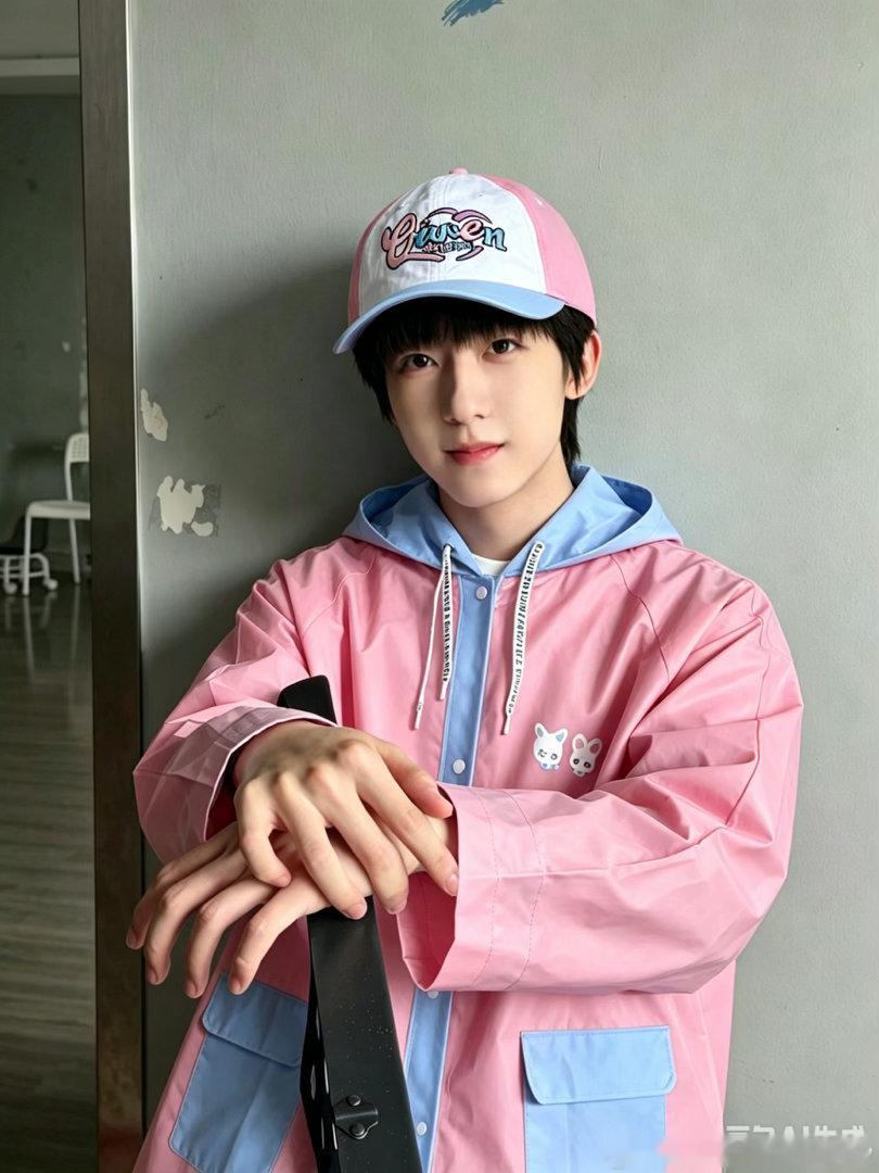 奇文💙💗看看我们线下set🥺🥺 