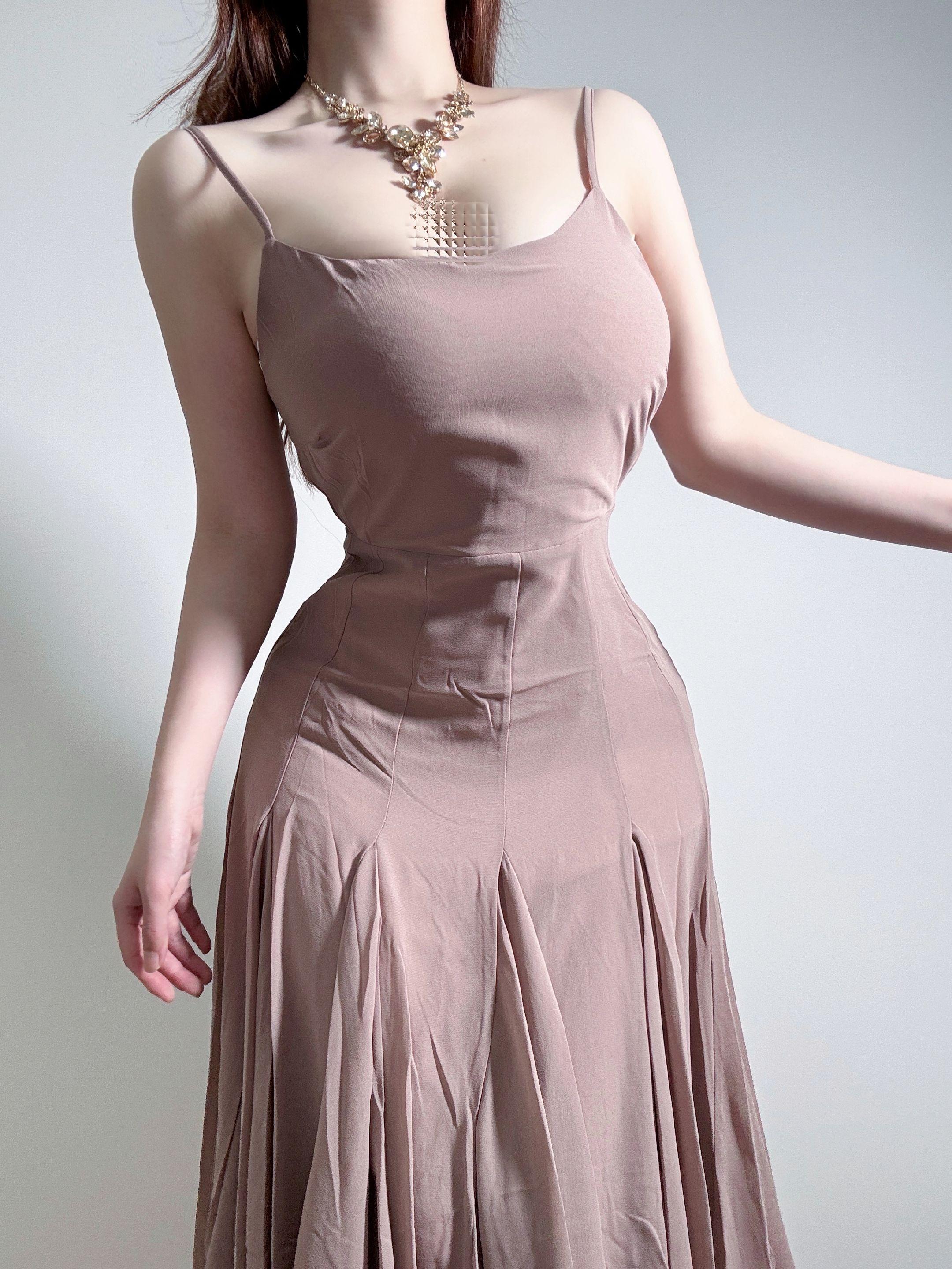 无法拒绝温柔感小裙子 吊带 纯欲吊带连衣长裙连衣裙 微胖穿搭 裸色长裙