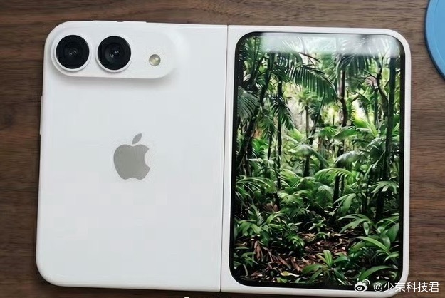 iPhoneUltra和18ProMax对比iPhone Ultra是折叠屏，i