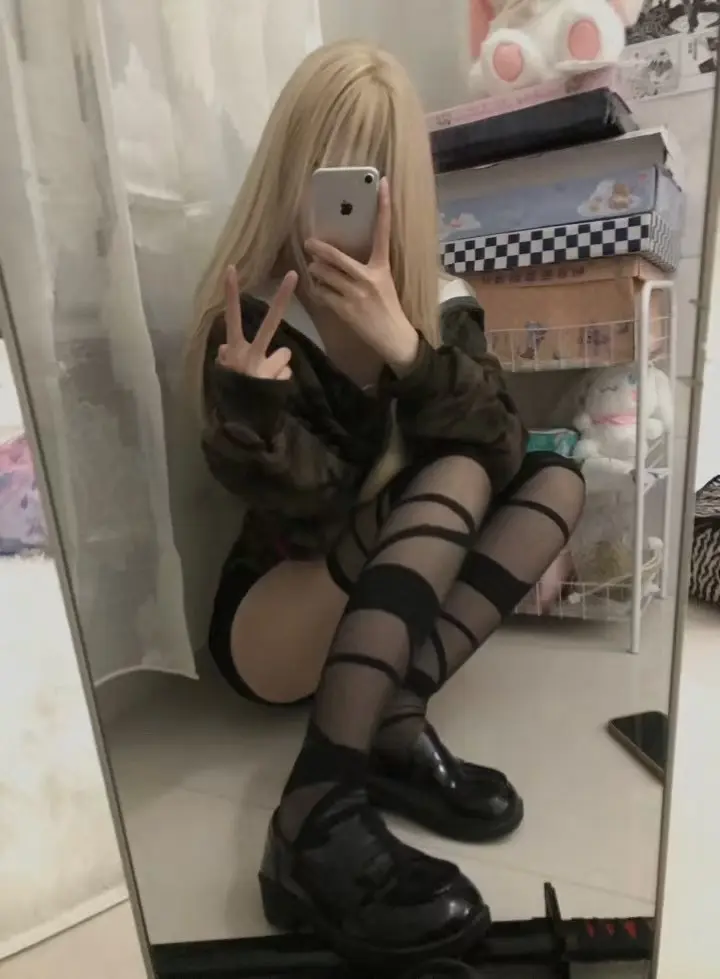 不知道什么叫把妹王，也不想知道，我只好奇要怎么做才能让你漂亮的眼睛不再流泪