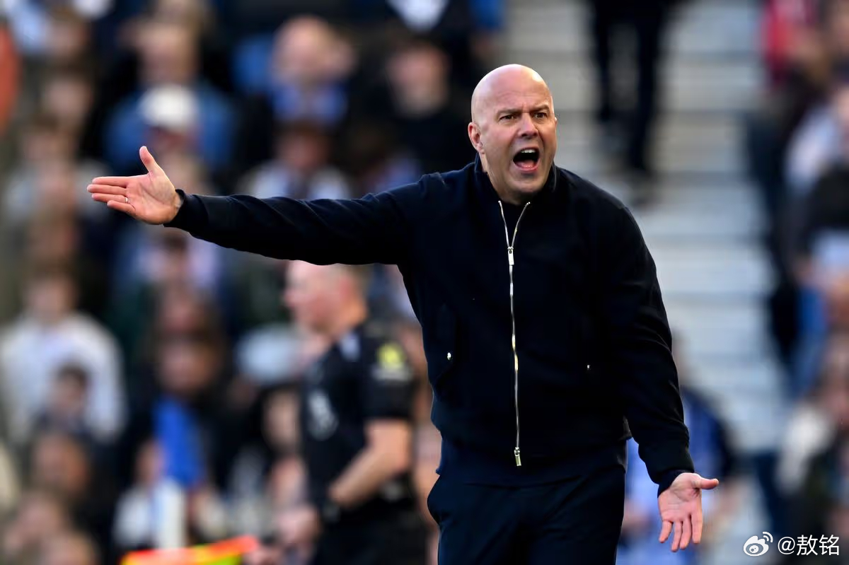 利物浦 斯洛特有一个习惯，相信最资深的利物浦球迷也习惯了，那就是，每次输球，他总