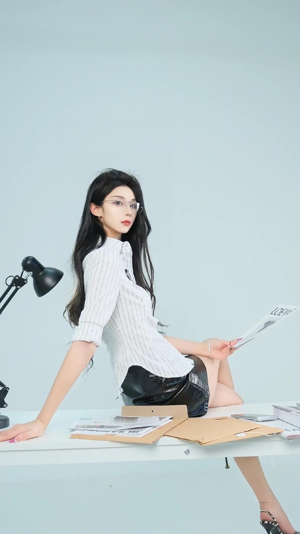 人活一辈子，金钱和健康哪个重要？这问题就像问车的发动机和汽油哪个重要，俩都缺不了