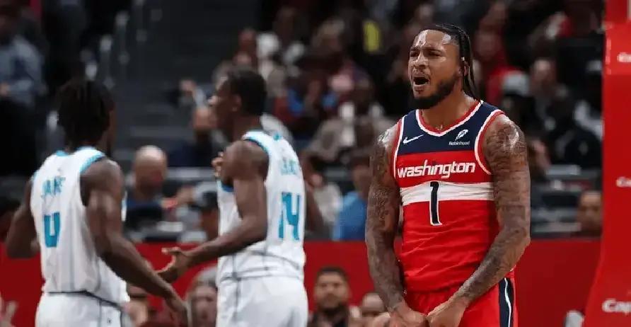 火箭把惠特摩尔当次轮签甩给奇才，奇才转手连板凳都不给坐。
 
两场DNP，理由简