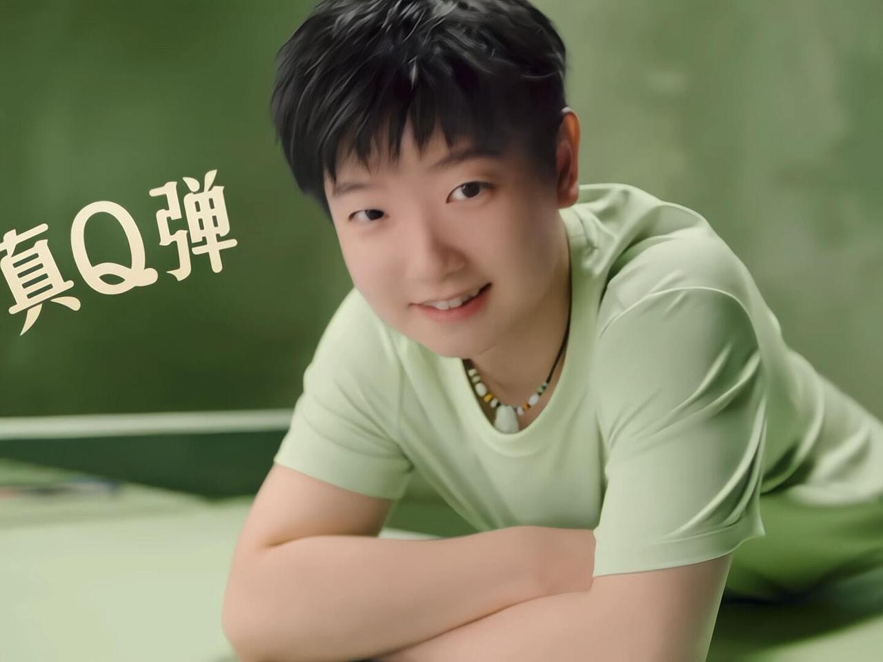 香飘飘的代言，真的是到孙颖莎心里了！
开心，集齐红绿白粉，各种衣服都集齐了，小莎