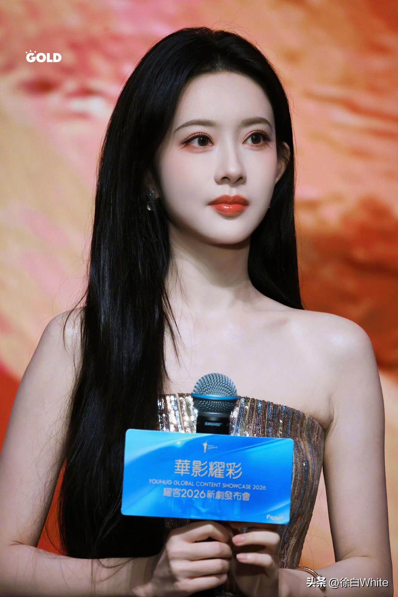 3月19日，昨天孟子义下下部戏《一手摘星一手锤地》刚官宣，今天整体阵容都出来了！