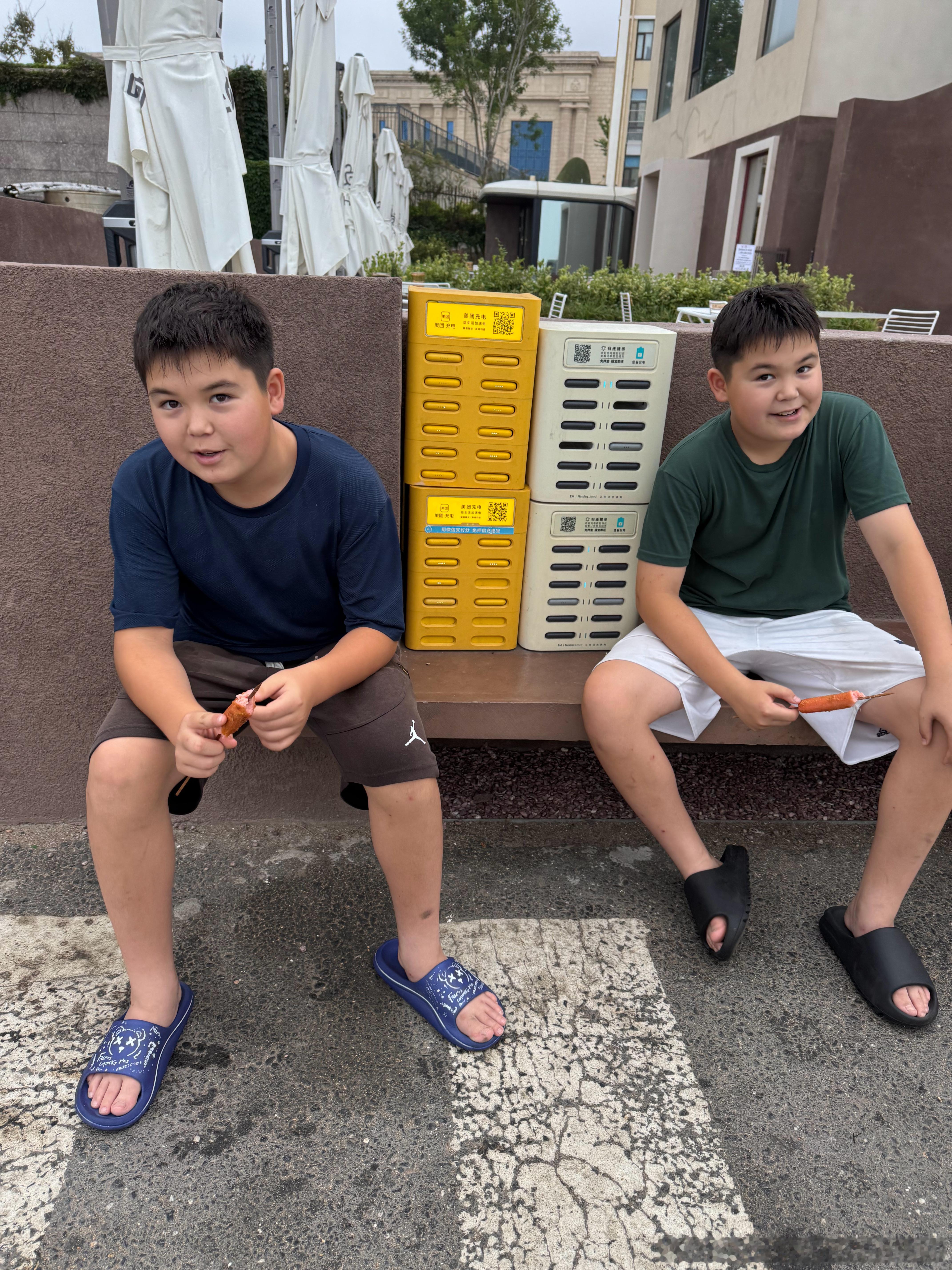 特种兵式旅游，一天走了十几里路，累到回去打不动架，打呼噜了