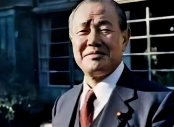 [太阳]日本现在最慌的，其实不是航母下饺子，也不是火箭炮射程，而是把这些年日本偷