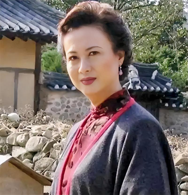 逝后捐献身体器官的十位娱乐明星

1、郑佩佩—香港女艺人，78岁时因罹患“CBD