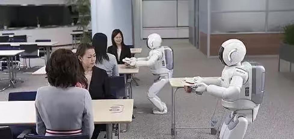 机器人抢饭碗，老板笑不了几天，最后铁定哭！
机器能24小时生产，却一分钱都不会消