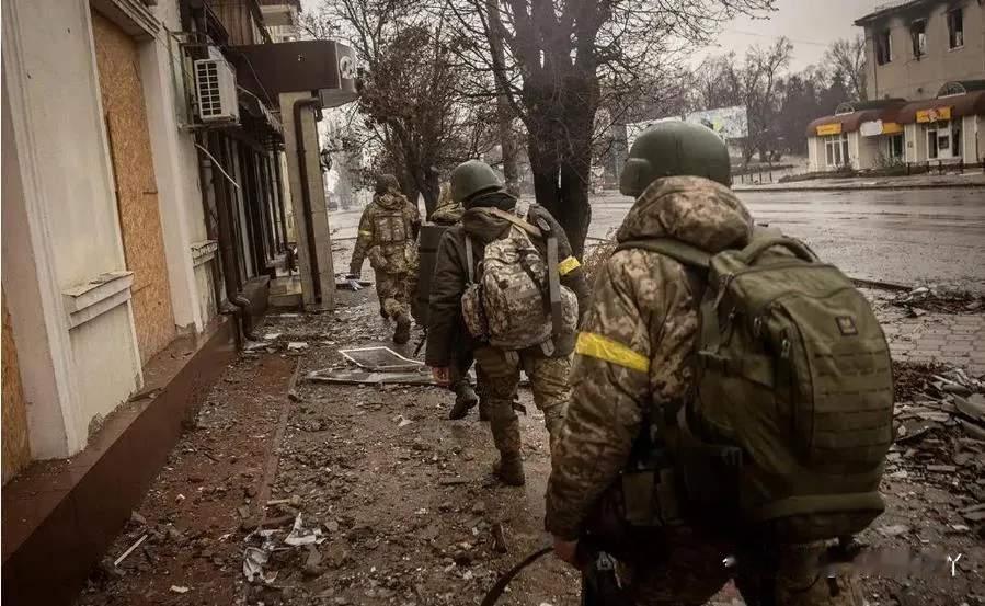 俄军发起总攻后，27日就高调官宣：完全拿下季米特洛夫这座城，士兵还直接向普京报捷