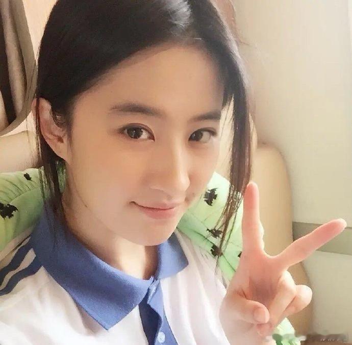 笑鼠了，请把以前的刘亦菲还回来 ​​​
