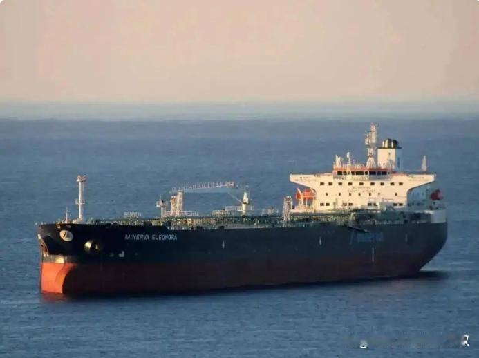 一发导弹救出来个人！
1. 事件经过：1月8日，美军特种部队在冰岛附近的北大西洋