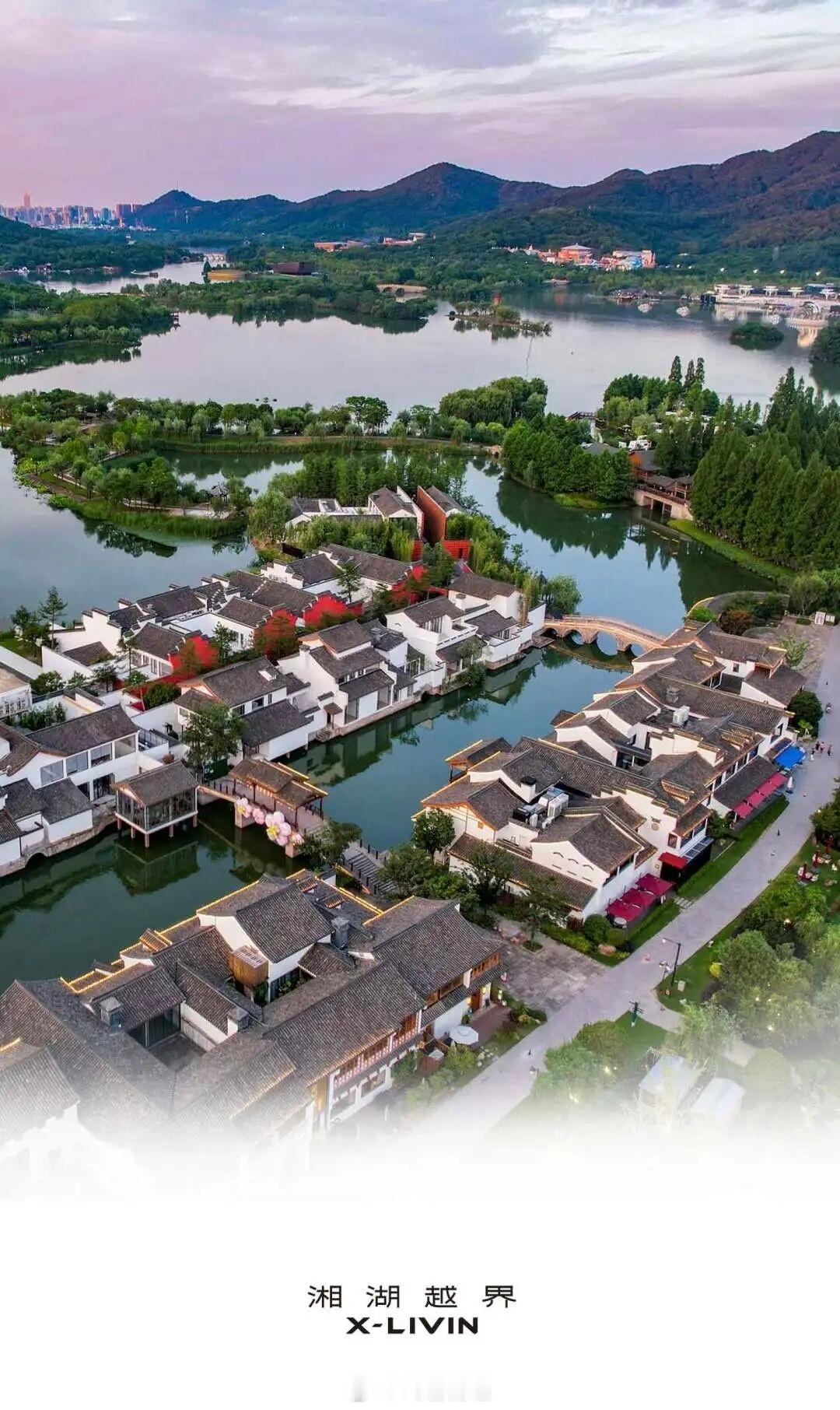 湘湖越界着力打造精品餐饮矩阵，其1号楼为新荣记的荣轩。 ​​​