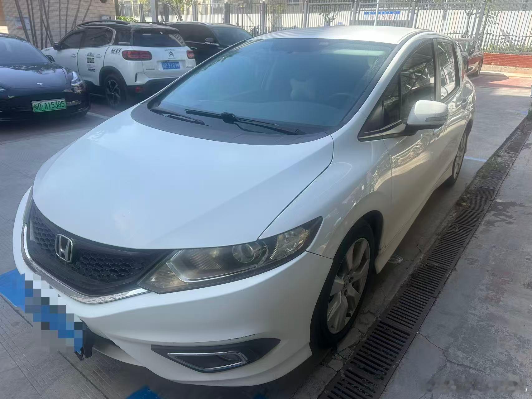 这台5万公里的杰德到店里了，简单整备下就行14年7月上牌，1.8L舒适版，一手车