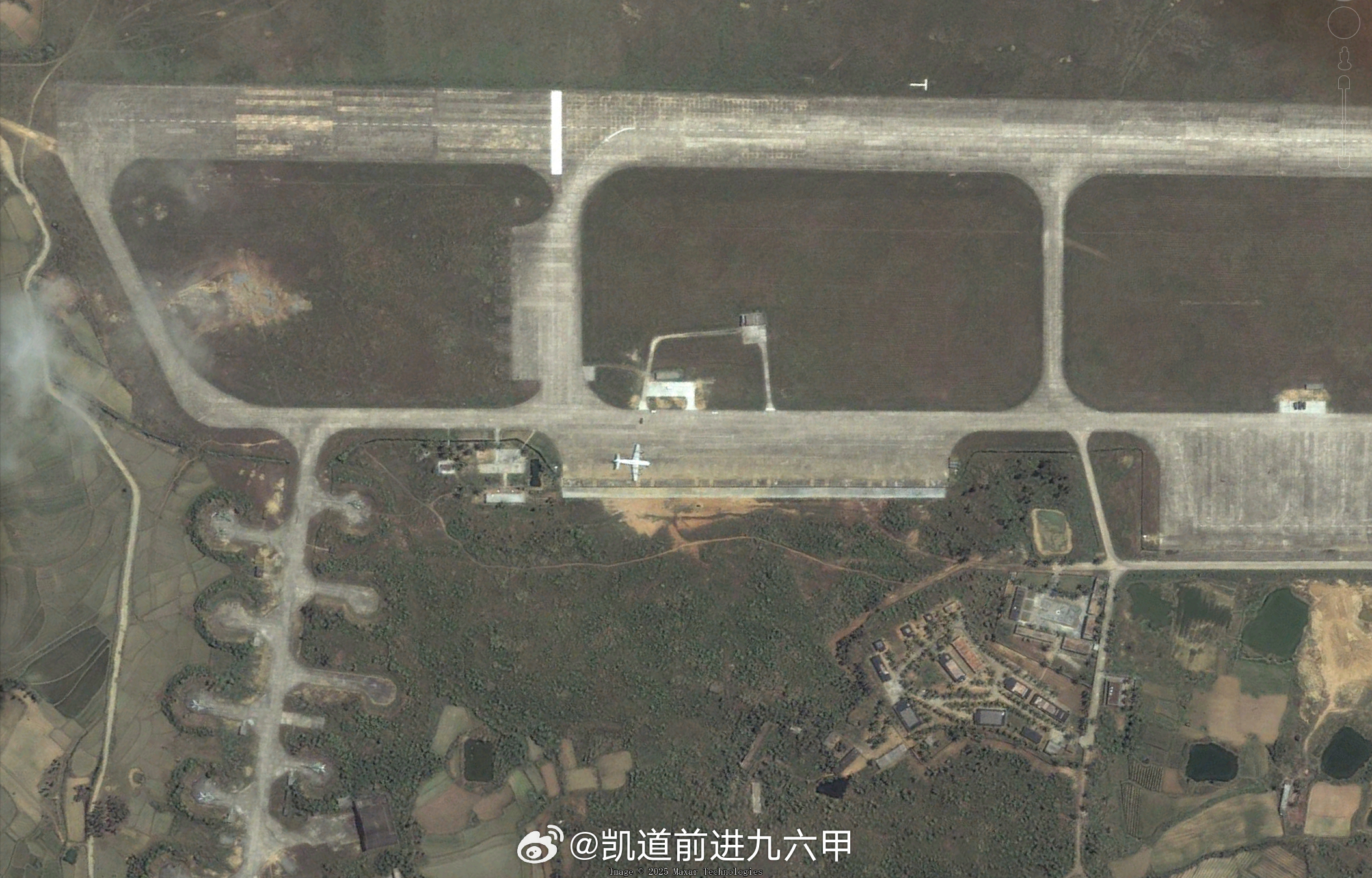 25年过去了，4月1日依然不是愚人节。25年以来，附近的空域从未安宁。图为200