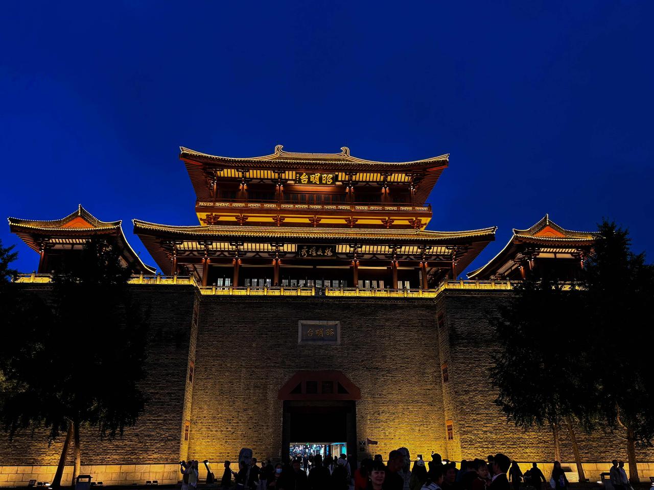 管家巷，十部剧免费看

管家巷是北街的姊妹街，也是襄阳的“街头剧场”，《诗画襄阳
