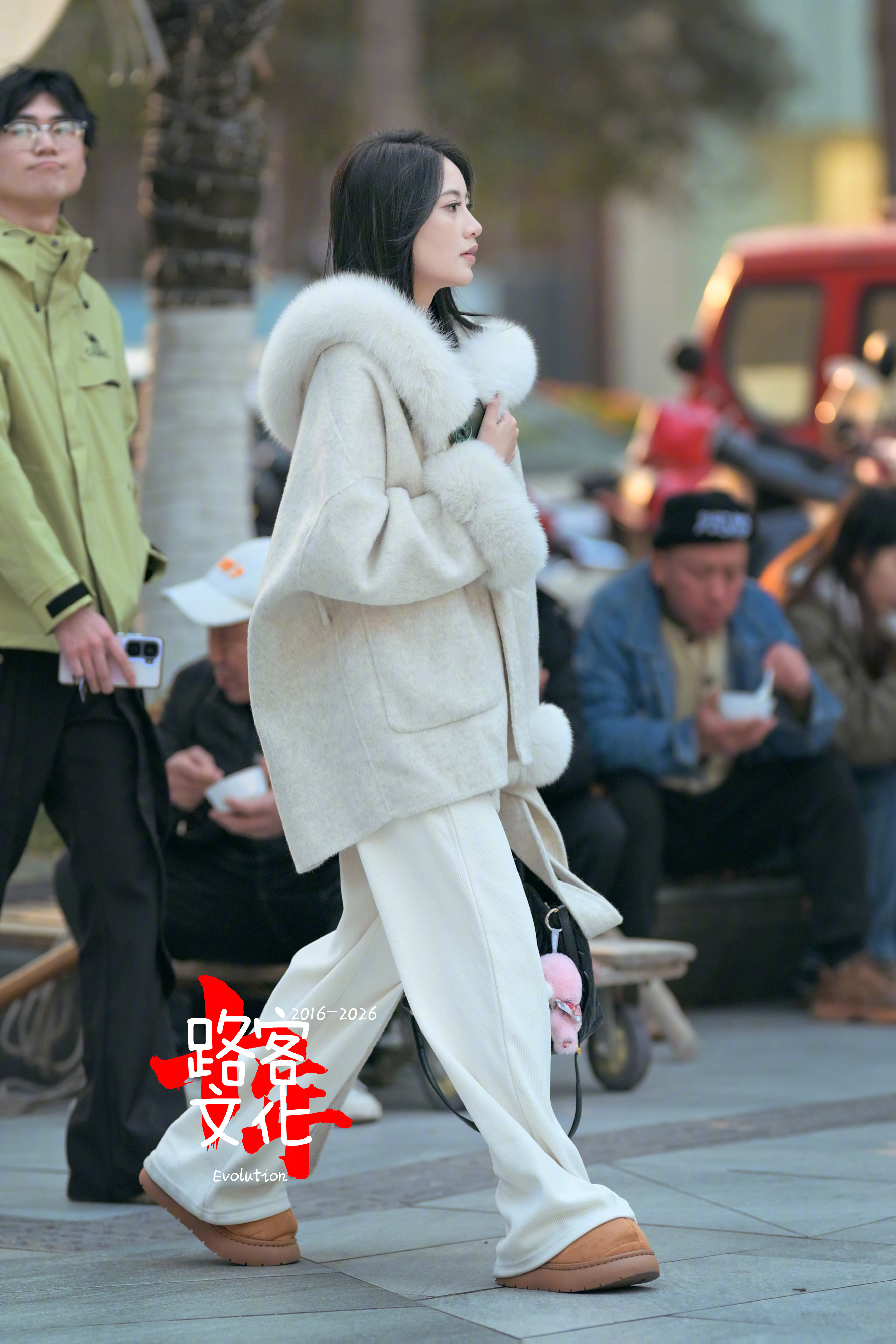 好看简简单单的白色干干净净的 