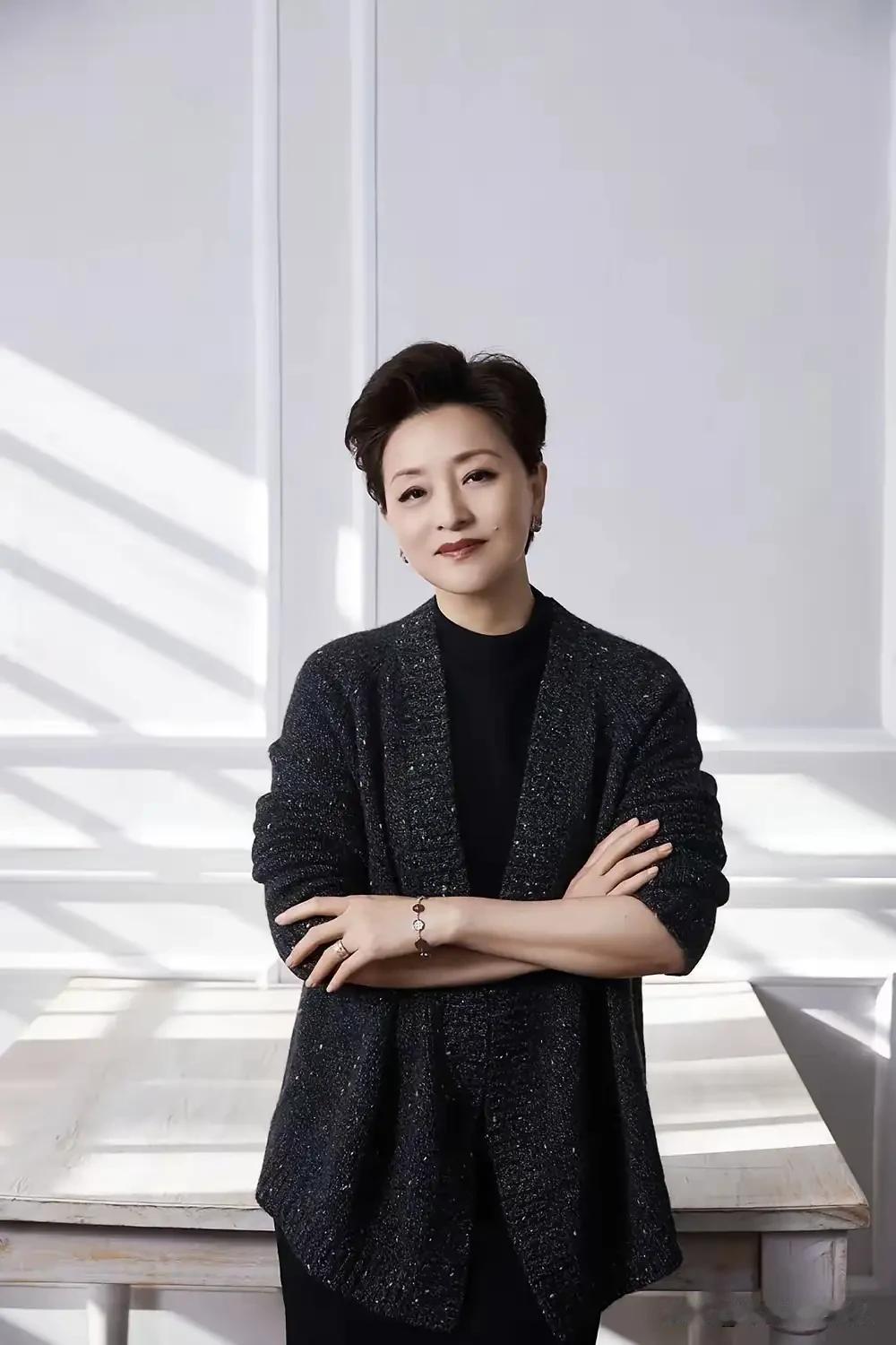 这让我想起2016年那会儿。那时候，AI对大多数人来说，还是个挺新奇、甚至有点科