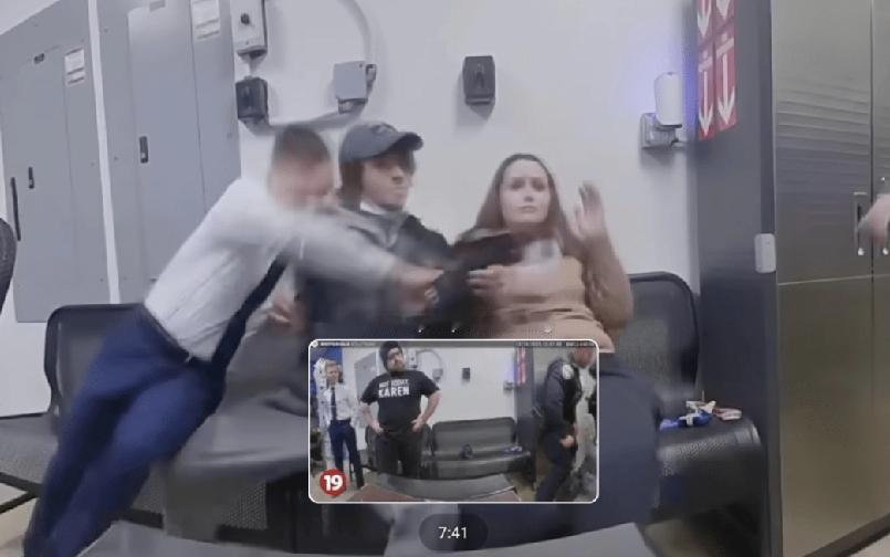 美国俄亥俄州康顿一间沃尔玛（Walmart）内，一名涉嫌店内盗窃的男子在安全室被