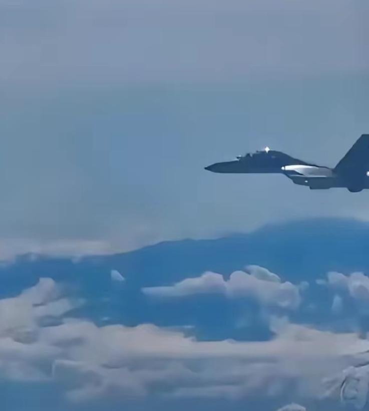 解放军不装了！硬刚台岛无理挑衅！

2026 年 4 月 21 日上午，解放军战