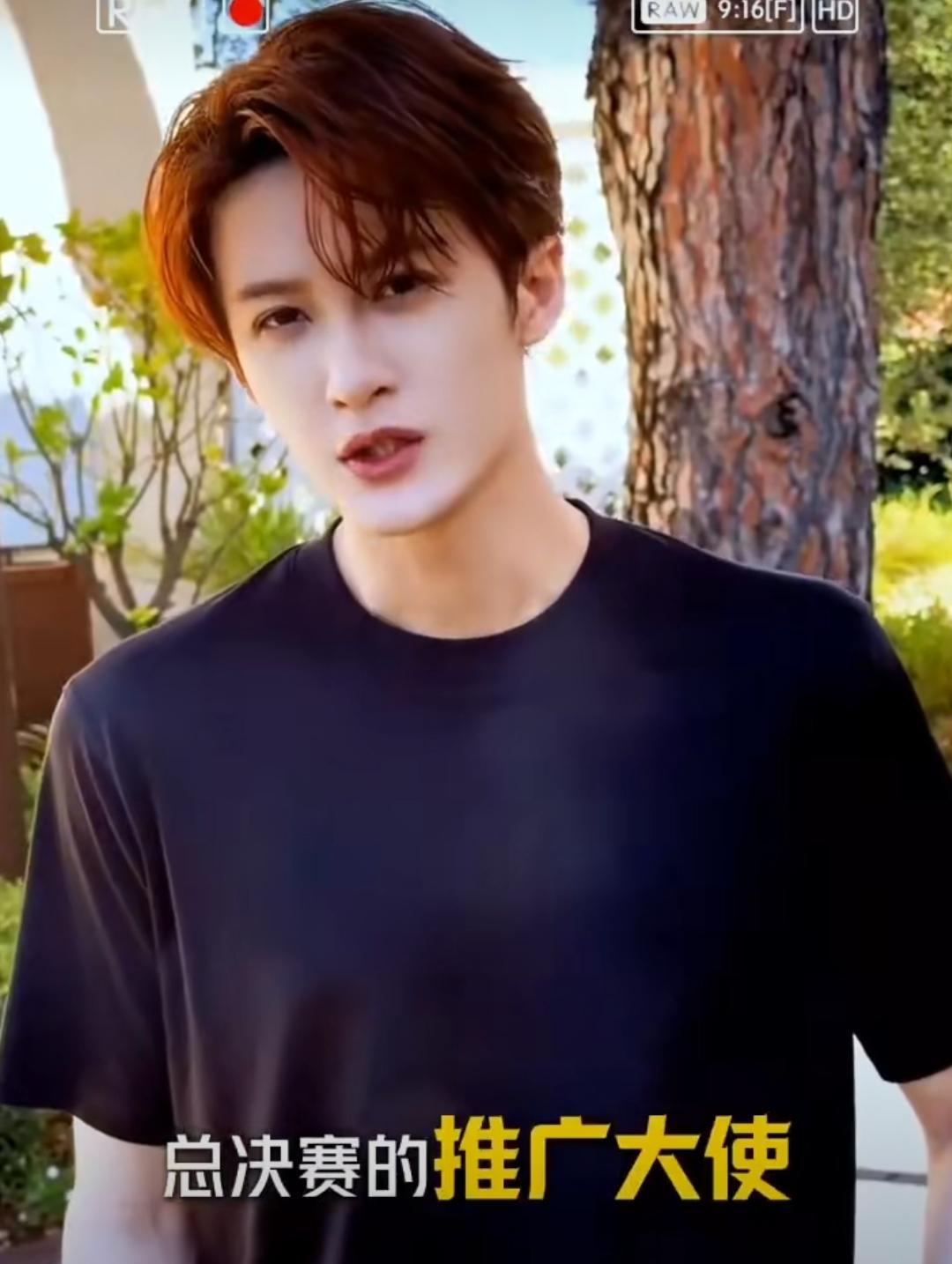 这竟然是新的？檀健次16岁时在WDSF得的奖，如今都要成为推广大使了！ 对比同年