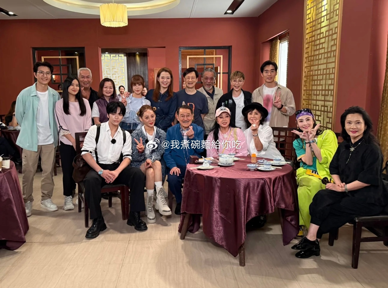 《一路繁花2》刘嘉玲、张柏芝等人现身TVB剧《爱·回家》拍摄现场 ​​​