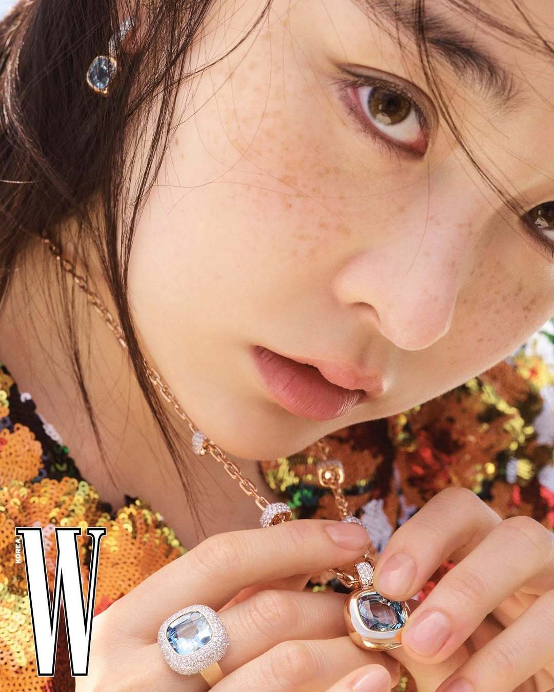 金敏荷这次的画报太漂亮了叭😻 ​​​
