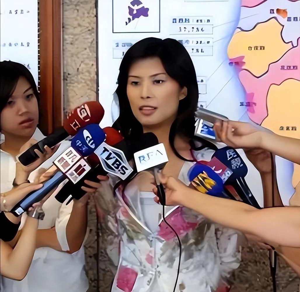 有点对不起蔡正元。
蔡正元骂郑丽文的一些话。
其实一点也不冤枉！

看郑丽文最近