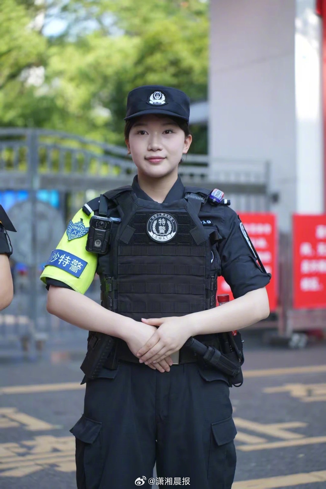 【长沙#女特警毕业第一年高考送考#！从5年前被送考，到如今的“送考人”】2025