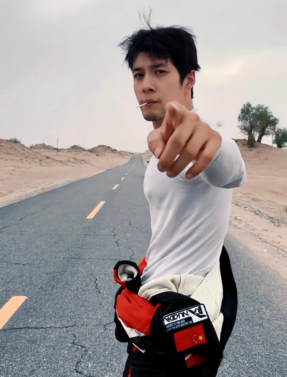 娱乐[超话]能演赛车文的男明星赛车文男主能演赛车文的男明星，来提名你心中真正能演