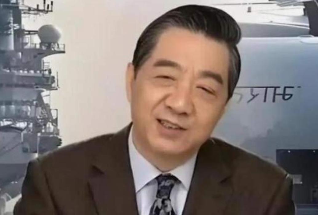 谢谢你张召忠！你真是伟大的预言家！2015年你断言："美国原地不动，让中国追，2