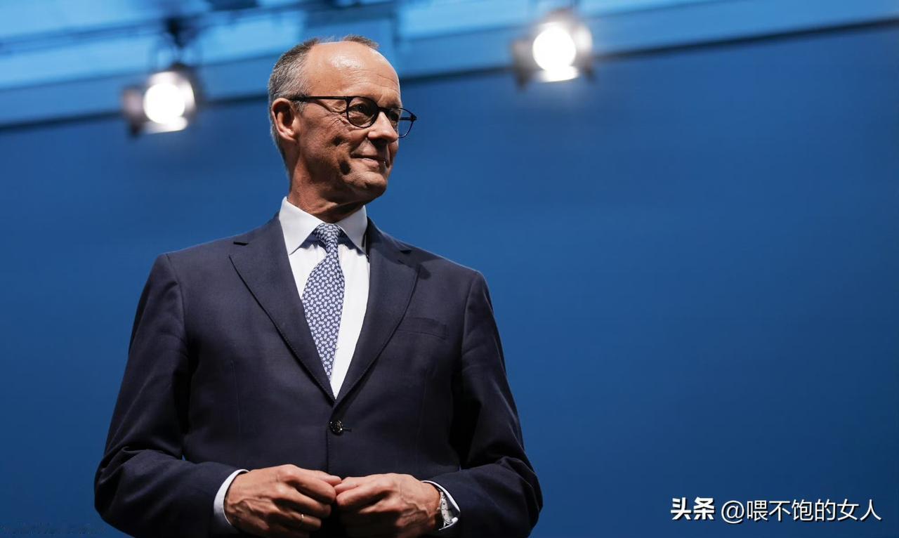 排起队来了[捂脸]
1、英国首相斯塔默计划于明年1月访华。
2、 ​​​德国总理