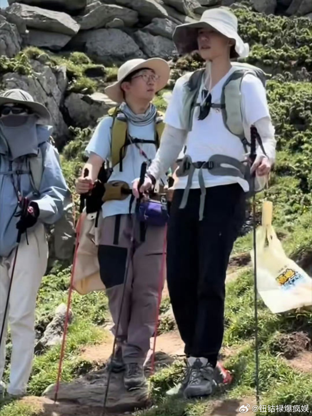 五台山偶遇杨迪刘昊然全世界都在偶遇杨迪刘昊然刘昊然